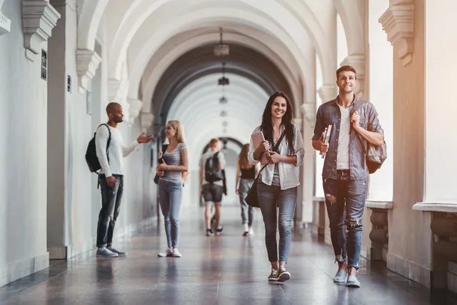 Grandes ecoles et université : gérez vos candidats à l’aide d’un logiciel CRM