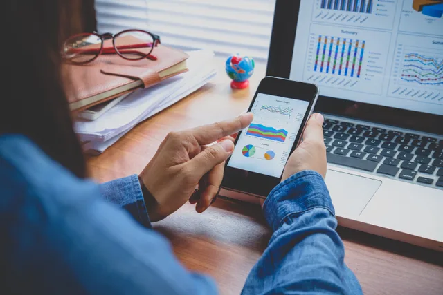Quel logiciel CRM choisir pour une PME ?